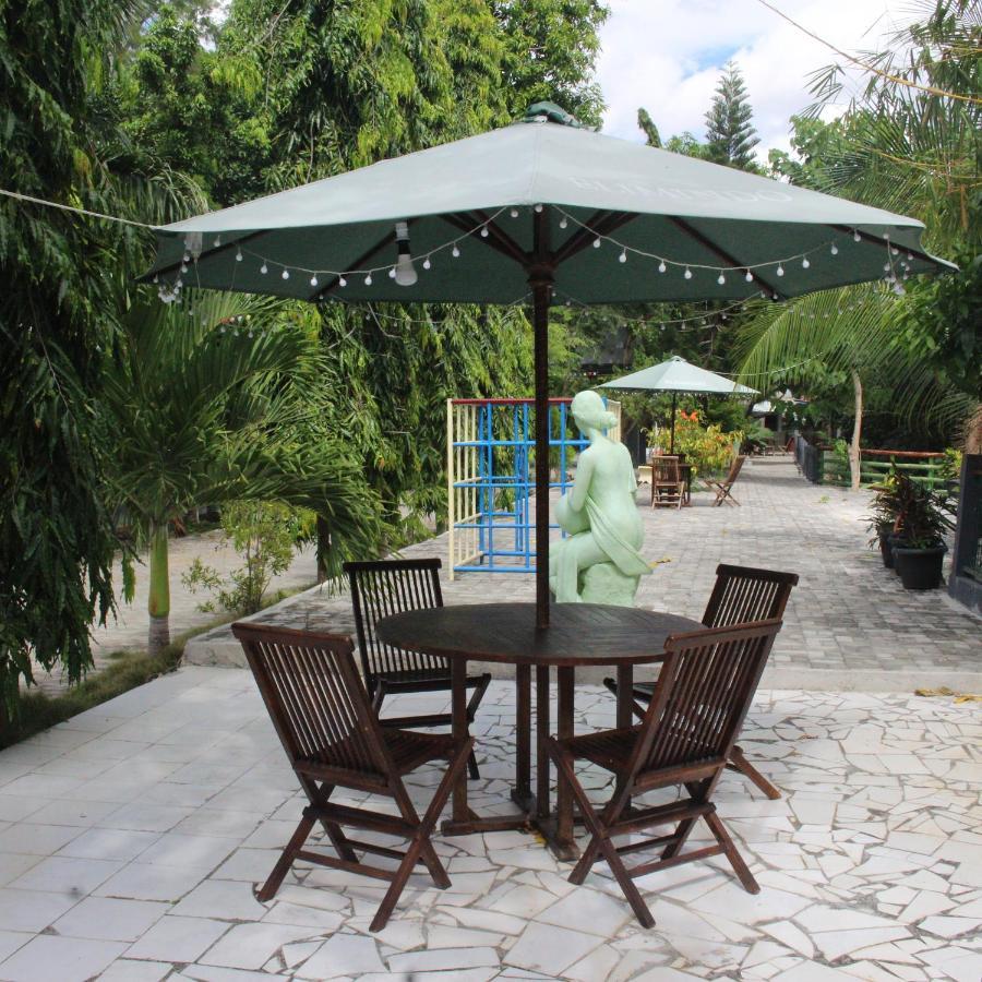 Pondok Wisata Dan Restoran Elim Ваингапу Экстерьер фото