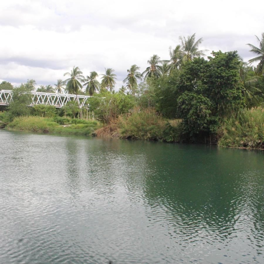 Pondok Wisata Dan Restoran Elim Ваингапу Экстерьер фото