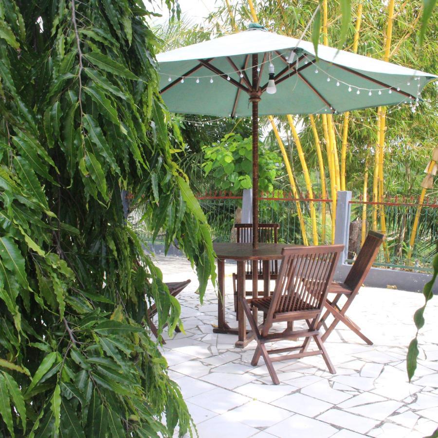 Pondok Wisata Dan Restoran Elim Ваингапу Экстерьер фото